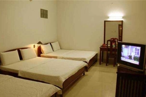 Dủ Hưng Hotel