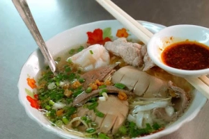 Quán Ăn Dũng Ký - Hủ Tiếu Mì Thập Cẩm