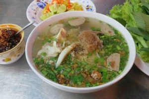 Quán Ăn Dương Ký - Mì, Hủ Tiếu & Hoành Thánh