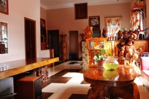 Ê Ban Hotel