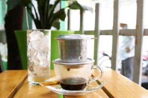 Eden Bar & Coffee - Giếng Đồn
