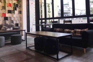 Eight Coffee Acoustic