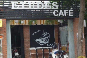 Etudes Cafe