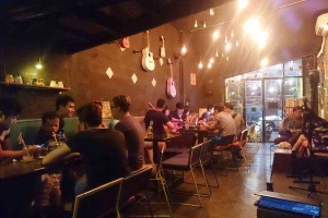 F Acoustic Café