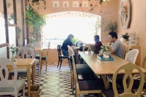 Kem Goody Fly Garden - Coffee & Cupcake
