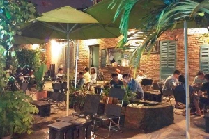 Fruzii - Smoothies Juices & Coffee - Bạch Đằng