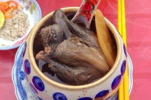 Quán Ăn Gà Ác & Đuôi Bò Tiềm Thuốc Bắc