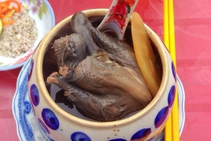 Quán Ăn Gà Ác Tiềm Thuốc Bắc - Lê Văn Lương