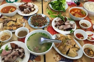 Quán Ăn Gà Cu Tý - Bia Hơi & Các Món Nhậu