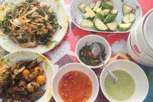 Gà Ta Xé Phay - Quán Nhậu Bình Dân