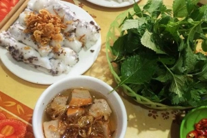 Quán Ăn Gà Tần & Bánh Cuốn Nóng - Trương Định