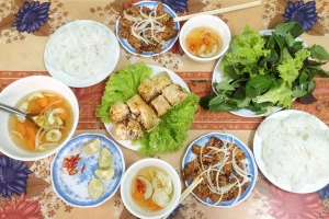 Gia Linh - Bún Chả Quạt & Nem Cua Bể