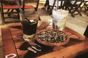 Gốc Đề Cafe
