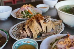 Quán Ăn Gỏi Vịt & Bún Riêu Bình Dân