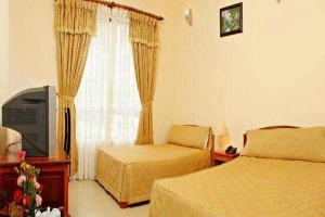 Gold Night Hotel