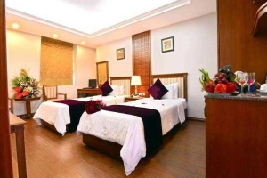 Golden Legend Hotel - Chân Cầm