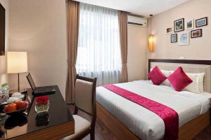 Golden Moon Suite Hotel
