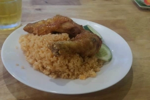 Quán Ăn Hà Ký - Cơm Gà Xối Mỡ
