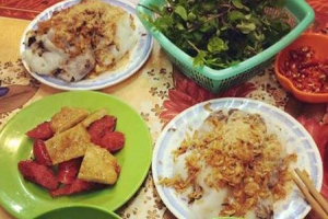 Quán Ăn Hà Phương - Gà Tấn & Bánh Cuốn