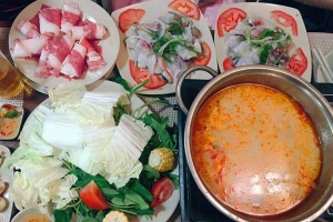 Quán Ăn Hải Sản 3 Yêu Tinh - Lò Đúc