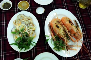 Quán Ăn Hải Sản Biển Đông 1 - Phan Đăng Lưu