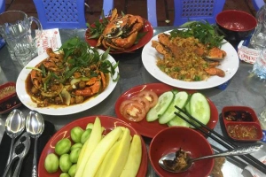 Quán Ăn Hải Sản Út Sương - Phan Huy Ích