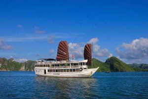 Halong Bai Tho Junks - Hòn Gai