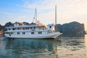Halong Dugong Sail - Bãi Cháy