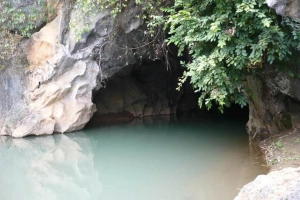 Hang Thẩm Tét Toòng
