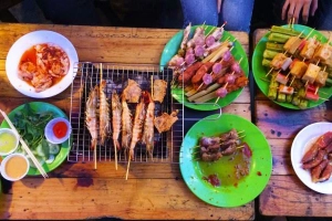 Quán Ăn Happy BBQ 2 Xiên Nướng Đồng Giá 5K - Lý Chính Thắng