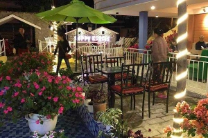 Happy Houses Cafe