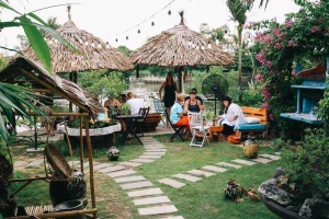 Hideout River Cafe