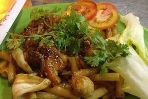 Quán Ăn Hiền Ký - Cơm Gà Xối Mỡ