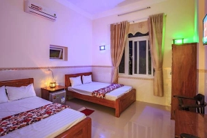Hiệp Sĩ Hotel - Thôn Tây