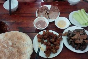 Quán Ăn Hoa Móm Quán - Thịt Chó