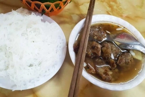 Quán Ăn Hoa Phượng - Bún Chả & Phở Trộn