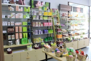 Hoa - Shop Mỹ Phẩm