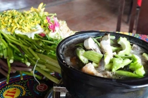 Quán Ăn Hoàng Bình - Lẩu Mắm Bình Dân