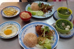 Quán Ăn Hoàng Ký - Cơm Gà Xối Mỡ - Huỳnh Mẫn Đạt