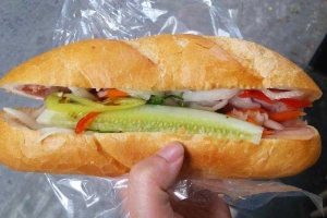 Hoàng Nhâm - Bánh Mì & Các Món Ăn Vặt