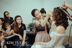 Học Viện Kim Tuyến