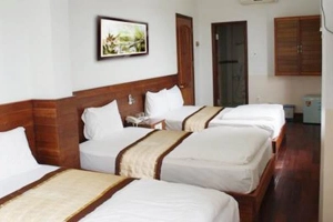 Holiday Hotel