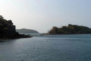 Hòn Hai Bờ Đập