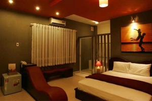 Honey House Hotel