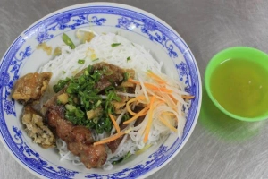 Quán Ăn Hồng Đào 167 - Bánh Cuốn & Bún Nem Nướng