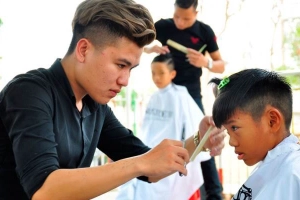 Hớt Tóc Vương