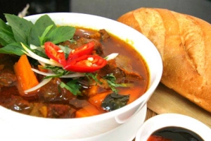 Quán Ăn Hủ Tiếu Bò Kho, Bánh Mì Bò Kho & Sinh Tố - Đường 23