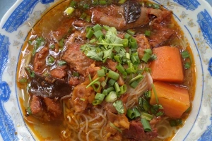 Quán Ăn Hủ Tiếu Bò Kho - Tô Hiệu