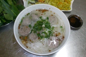 Quán Ăn Hủ Tiếu Bò Viên 17K