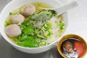 Quán Ăn Hủ Tiếu Bò Viên - 806 Nguyễn Chí Thanh